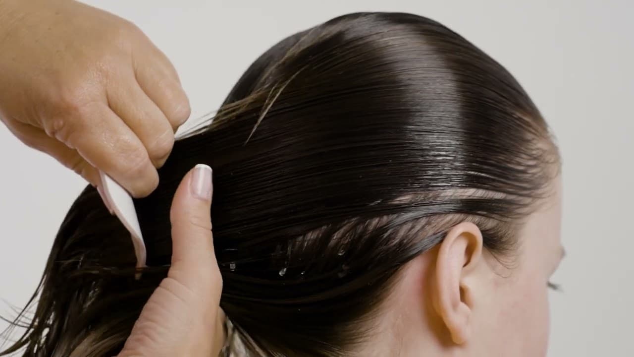 Head lice check with a specialist